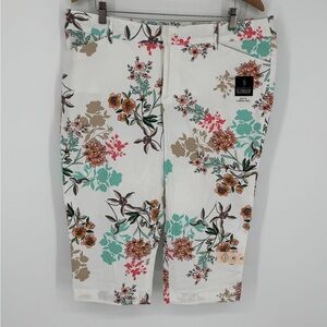 NWT St Johns Bay Womens Secretly Slender Capri Pant Wisteria Lane Floral 18 H4